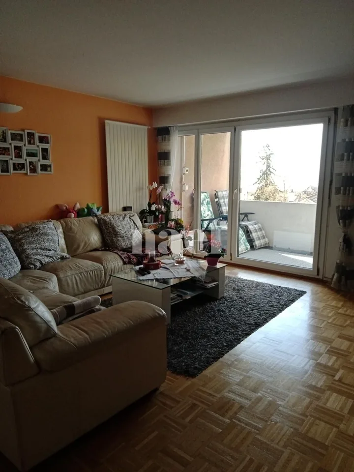 Appartamento di quattro locali al quarto piano