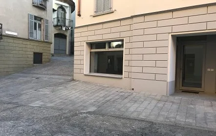 Mendrisio au cœur du centre dans un bâtiment de style totally rénové - DEUX bureaux / magasins
