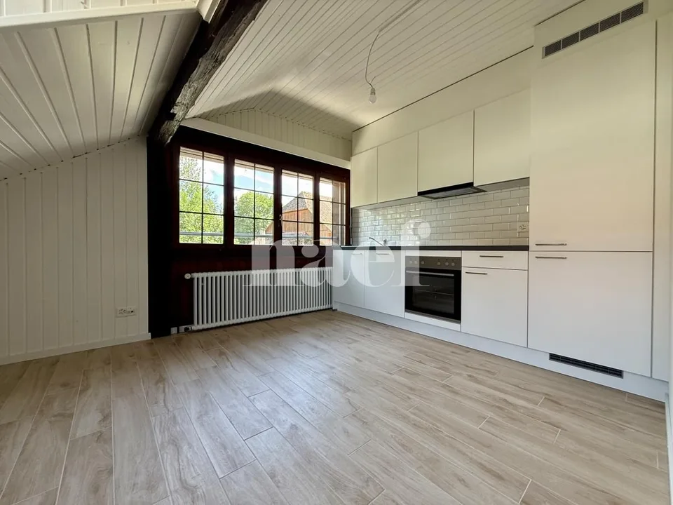 Bel appartement rénové et mansardé de 2.5 pièces au 1er étage à louer !