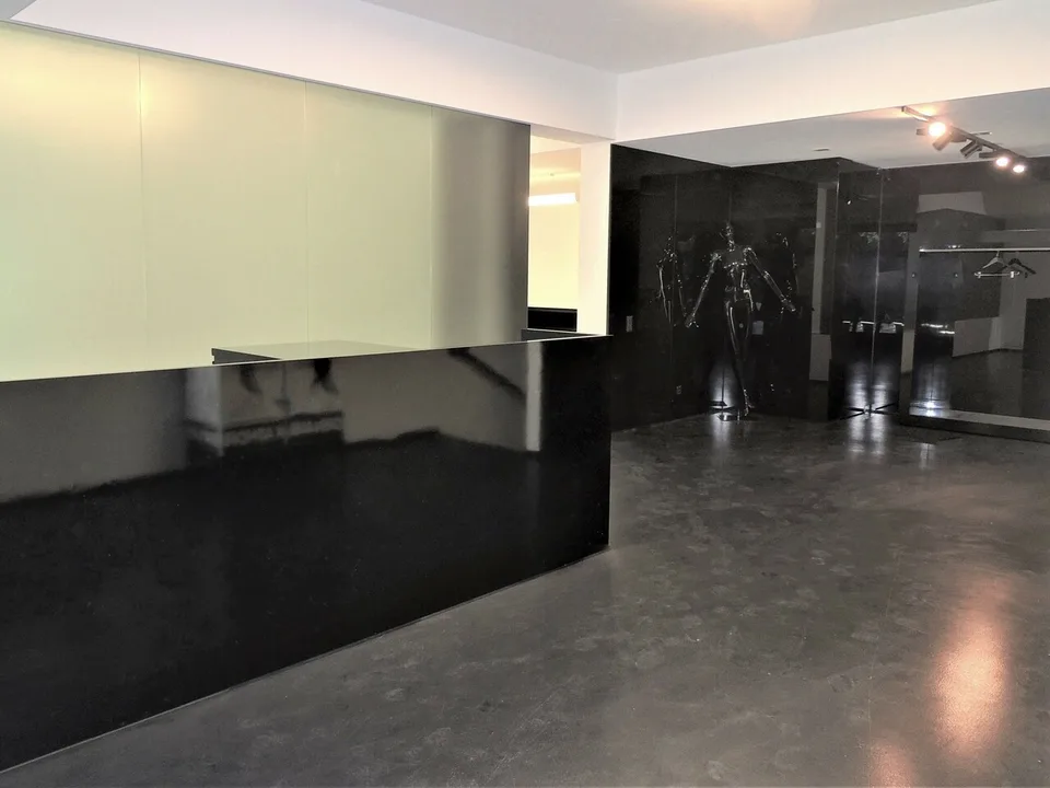 Großes Büro mit Garten in Sorengo