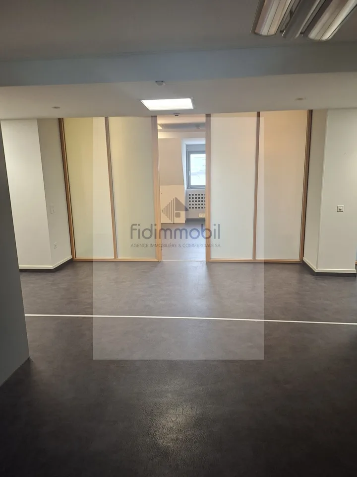 Locale commerciale per uffici, centro città – foto 7 di 8