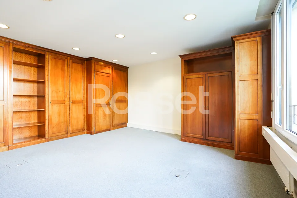 Bureaux d'env. 252m² au 3ème étage