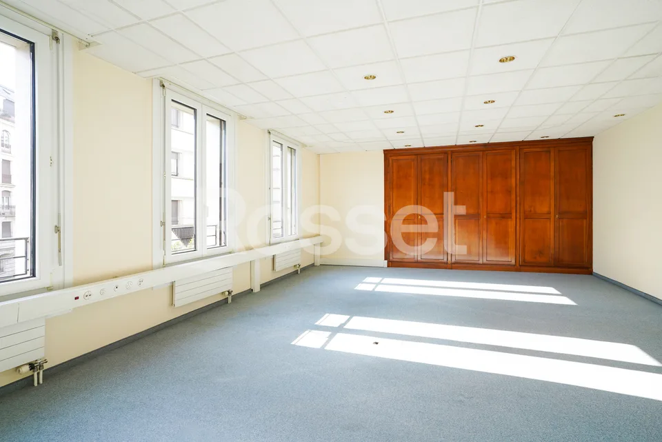 Bureaux d'env. 252m² au 3ème étage