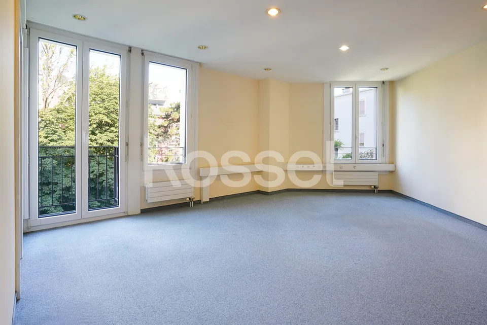 Bureaux d'env. 252m² au 3ème étage
