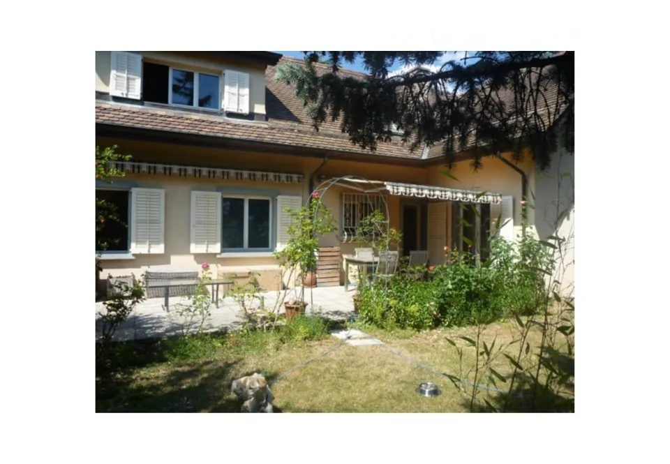 Familienwohnung mit viel Licht in einer großen Villa in Préverenges – 7,5 Zimmer, großer privater Garten – Foto 9 von 21