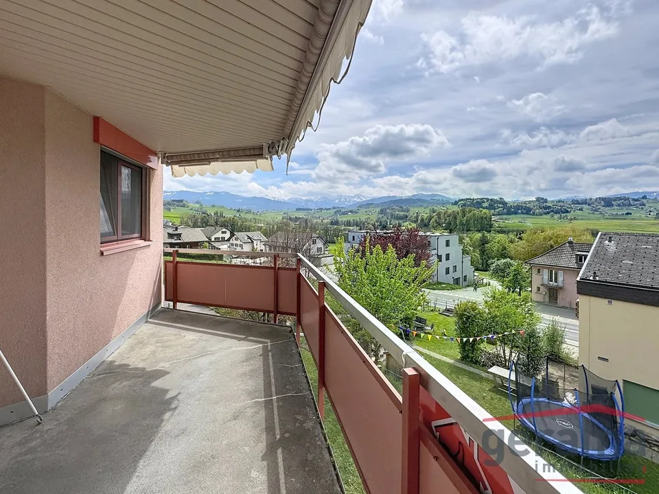 Charmante 3.5 Zimmerwohnung im 1.OG