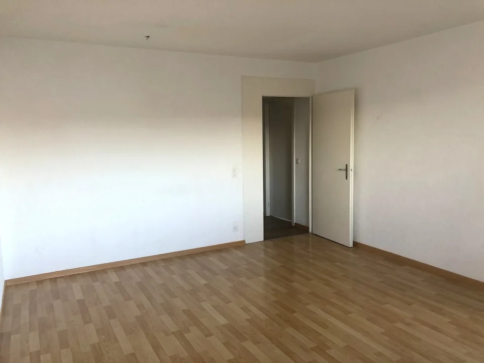 Einzigartige Wohnung neue Küche und zwei Balkone – Foto 6 von 8