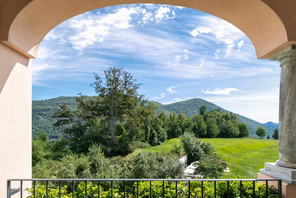 LUGANO-COLLINA D'ORO - AFFITTASI APPARTAMENTO 3.5 LOCALI CON VISTA LAGO (Rif. 504)