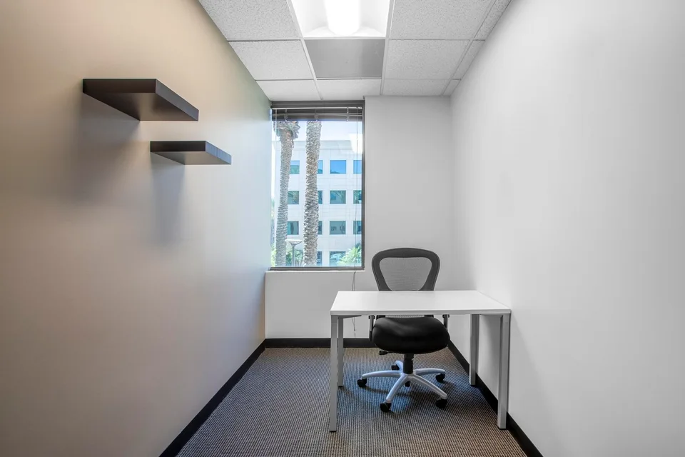Bureau privé pour 2 à Regus City Flon