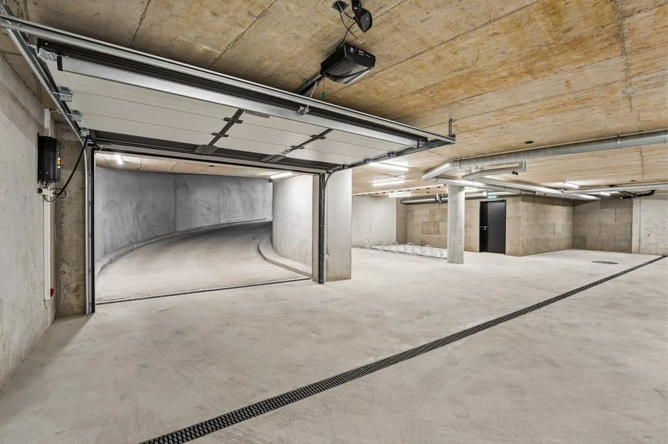 Töff-PP in neuer, moderne Tiefgarage