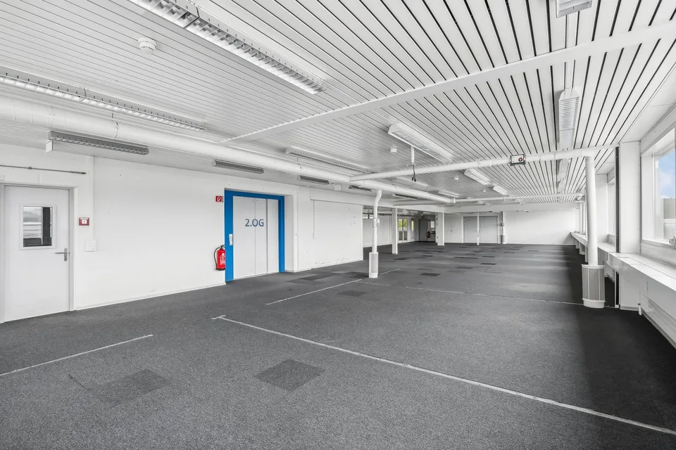 Spazio commerciale di alta qualità, ventilato, in affitto a Burgdorf! – foto 6 di 8