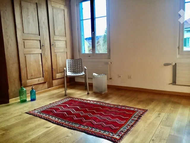 Appartamento maisonette 3,5 locali, curato, elegante, centro del villaggio, casa a 2 famiglie, vicino ai trasporti pubblici e ai negozi, ufficio possibile