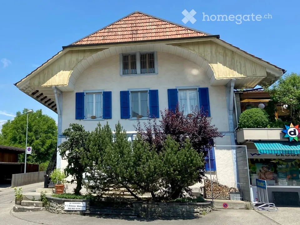 3.5 Zi.-Maisonette Wohnung, gepflegt, stilvoll, Dorfkern, 2-Fa-Haus, nahe ÖV+Einkauf,  Büro möglich