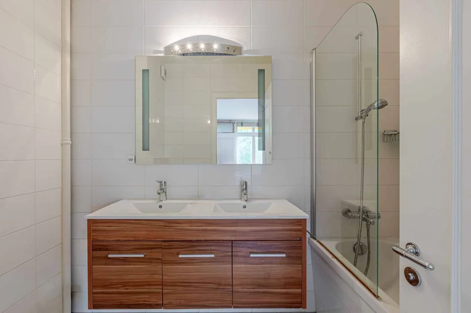 HELLE 4-ZIMMER-WOHNUNG – Foto 8 von 12