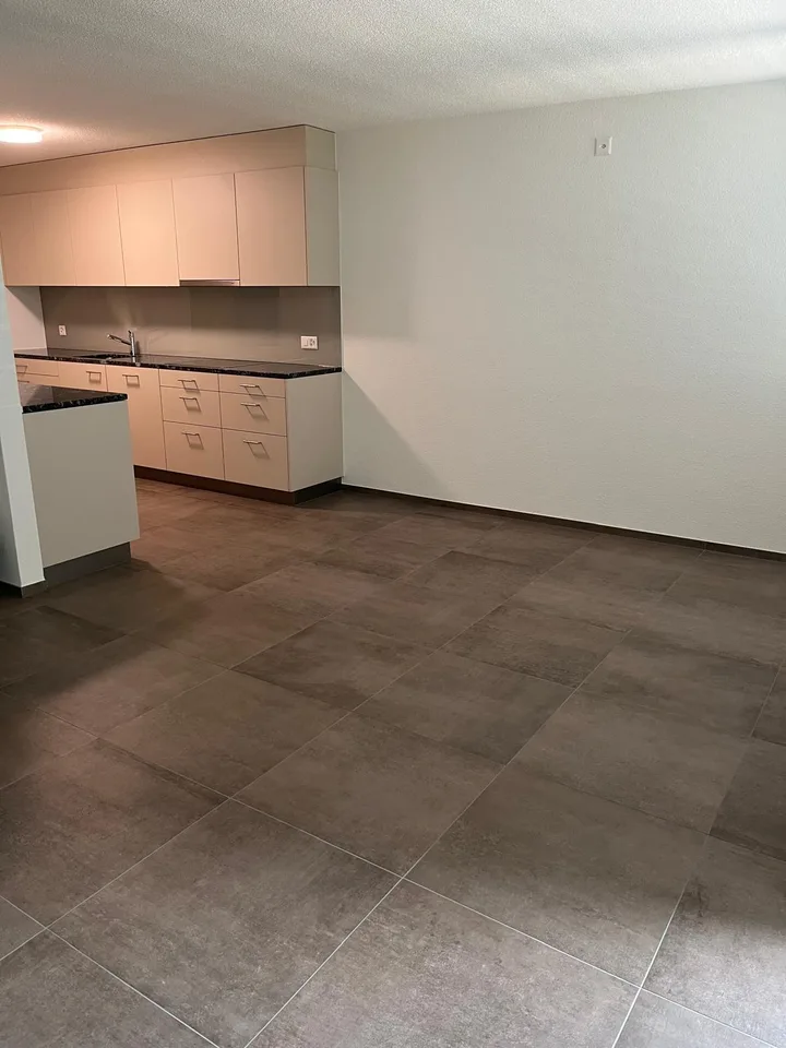 Helle 4.5-Zimmer-Wohnung mit Balkon und schöner Aussicht in Zuchwil