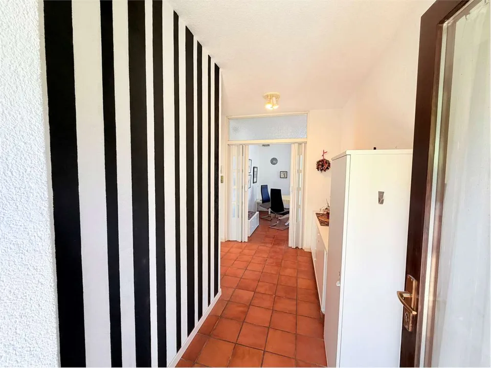 Sorgfältig ausgestattete Wohnung in einer ruhigen und sonnigen Lage mit großzügigen