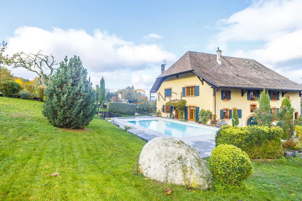 Ferme de 300m2 + dépendance de 275m2