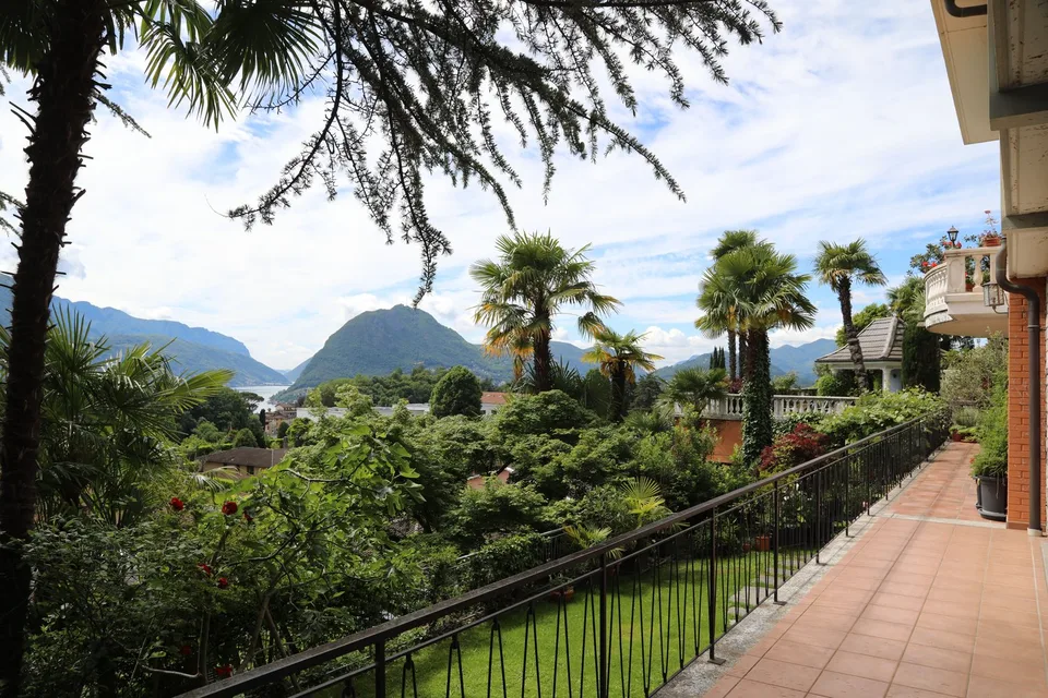 Exklusive Panoramavilla mit Seeblick auf den Luganersee und Swimmingpool – Foto 8 von 13