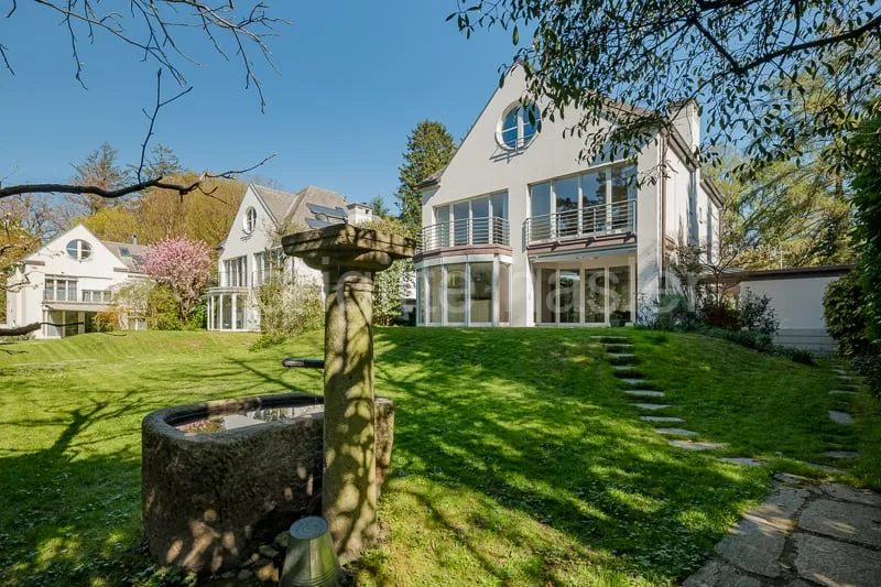 Stilvolles 7-Zimmer-Einfamilienhaus an begehrter Lage beim Wenkenpark