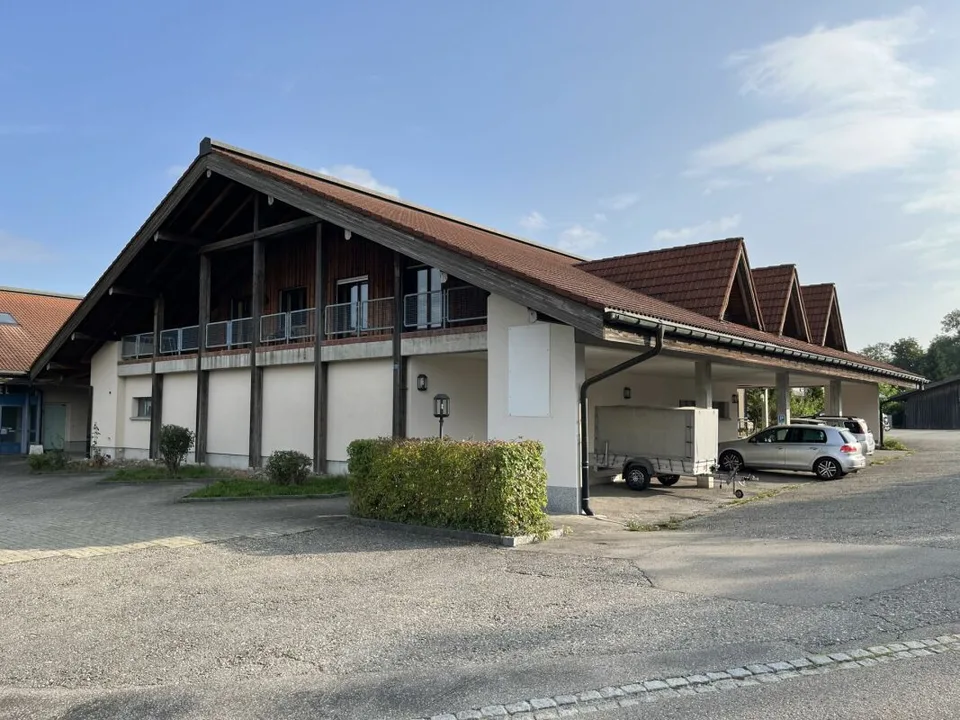 Ex centro sportivo con potenziale per nuovo utilizzo! – foto 16 di 17