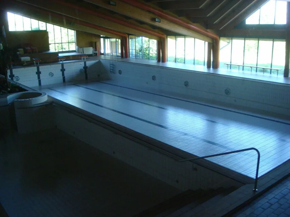 Ex centro sportivo con potenziale per nuovo utilizzo! – foto 8 di 17