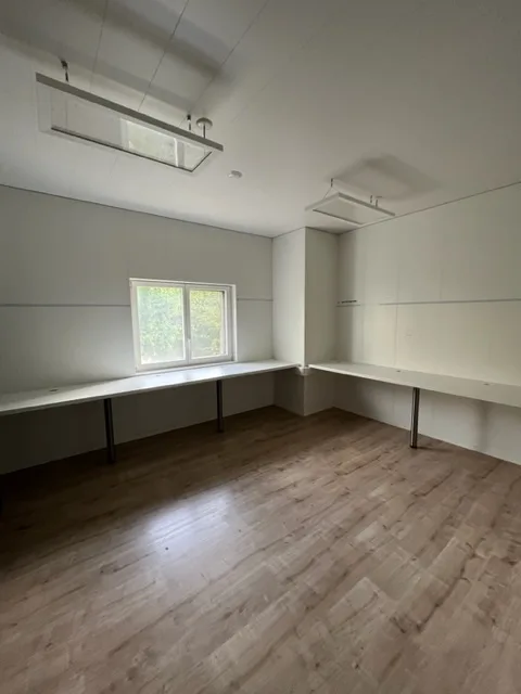 In vendita !! Edificio per artigianato di 750m2
