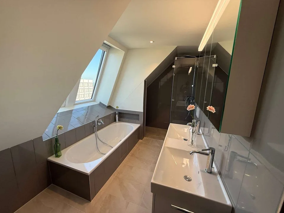 Einzigartige 3.5-Zimmer-Triplexwohnung im 25. OG mit urbanem Charme – Foto 8 von 11