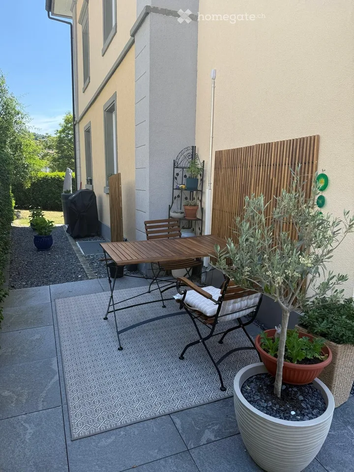 Appartamento di 5,5 locali in una villa Art Nouveau indipendente con giardino