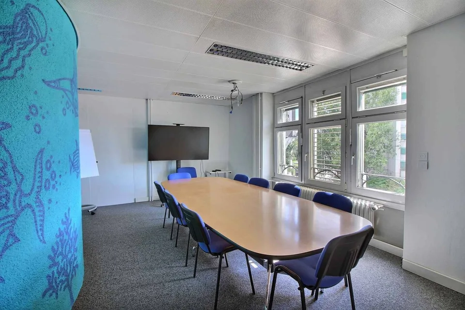 ZU VERMIETEN: AUßERGEWÖHNliches Gewerbegebäude – Foto 7 von 10