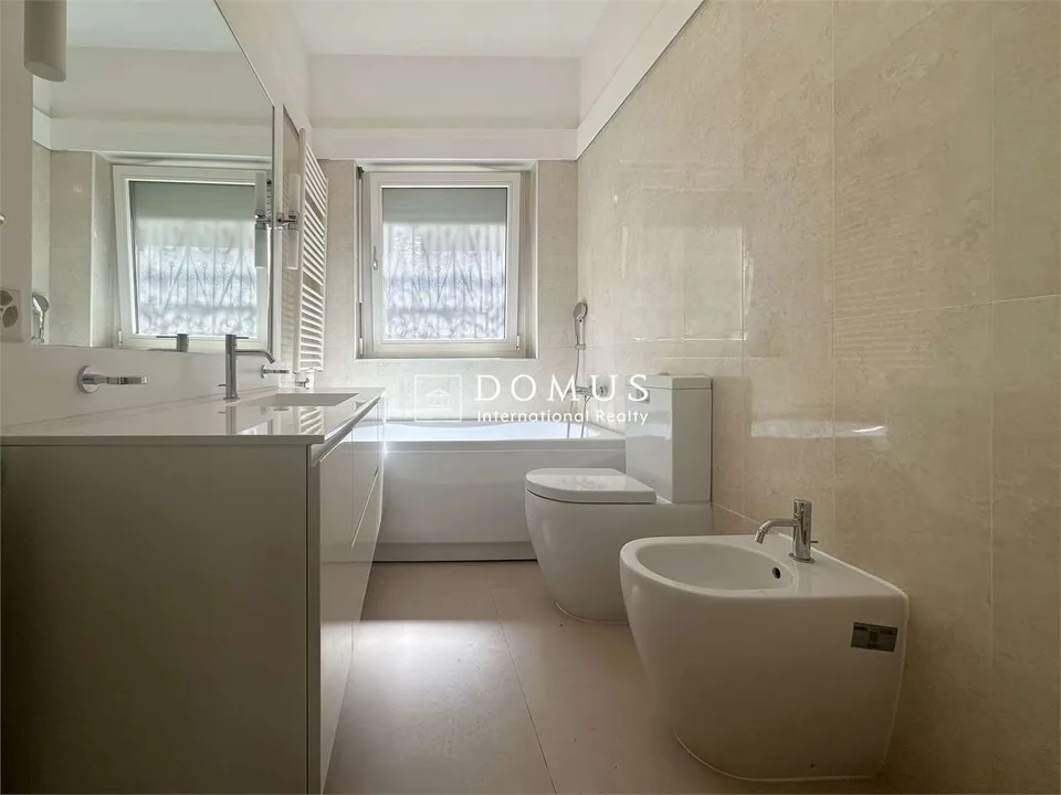 Villa mit Pool und Seeblick sowie Grotte – Foto 9 von 13