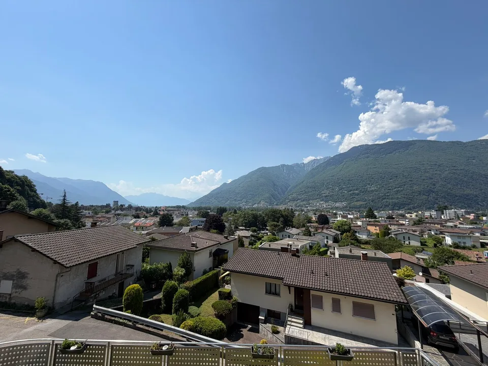 Helles 4.5-Zimmer-Apartment mit Balkon in Bellinzona