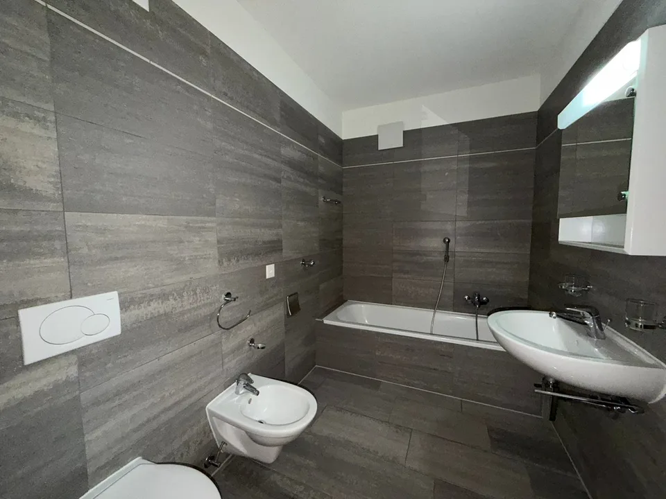 Helles 4.5-Zimmer-Apartment mit Balkon in Bellinzona – Foto 11 von 12