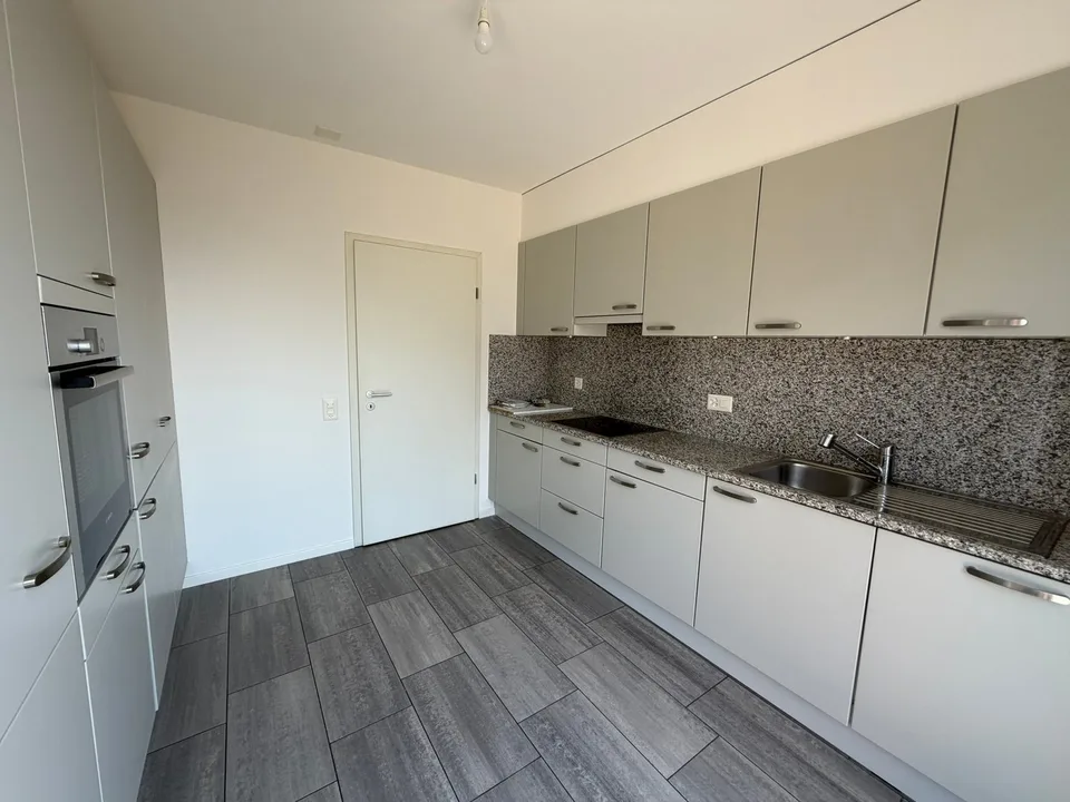Helles 4.5-Zimmer-Apartment mit Balkon in Bellinzona