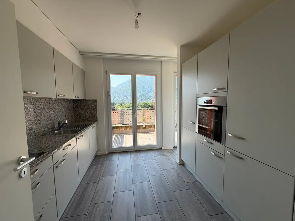 Helles 4.5-Zimmer-Apartment mit Balkon in Bellinzona