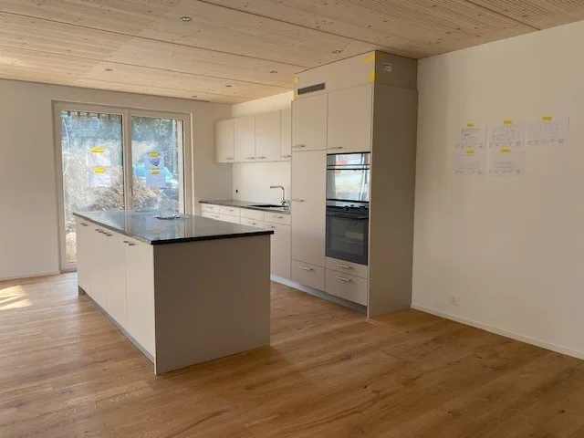 3 1/2-Zimmer Maisonettewohnung mit Sitzplatz in umgebauter Scheune / Riegelhaus