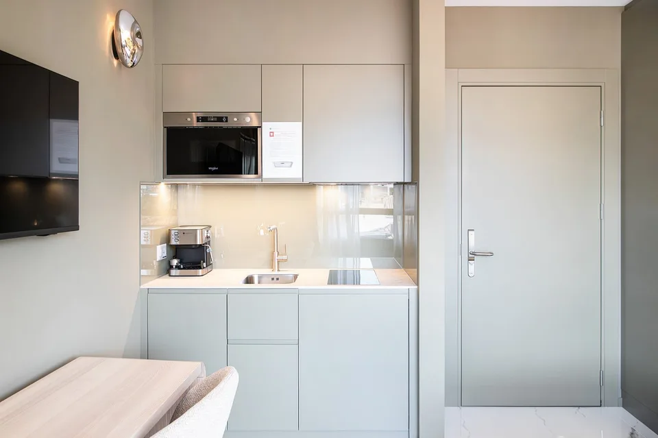 Studio Mini, Kochnische - Serviced Apartment mit wöchentlicher Reinigung inklusive