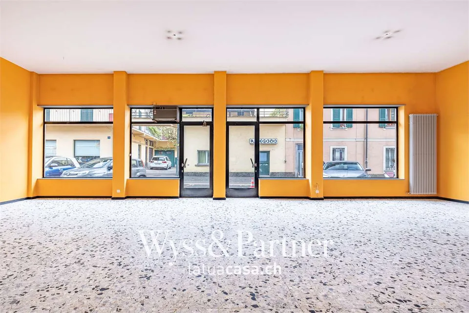 Chiasso - Gewerbefläche mit großer Sichtbarkeit