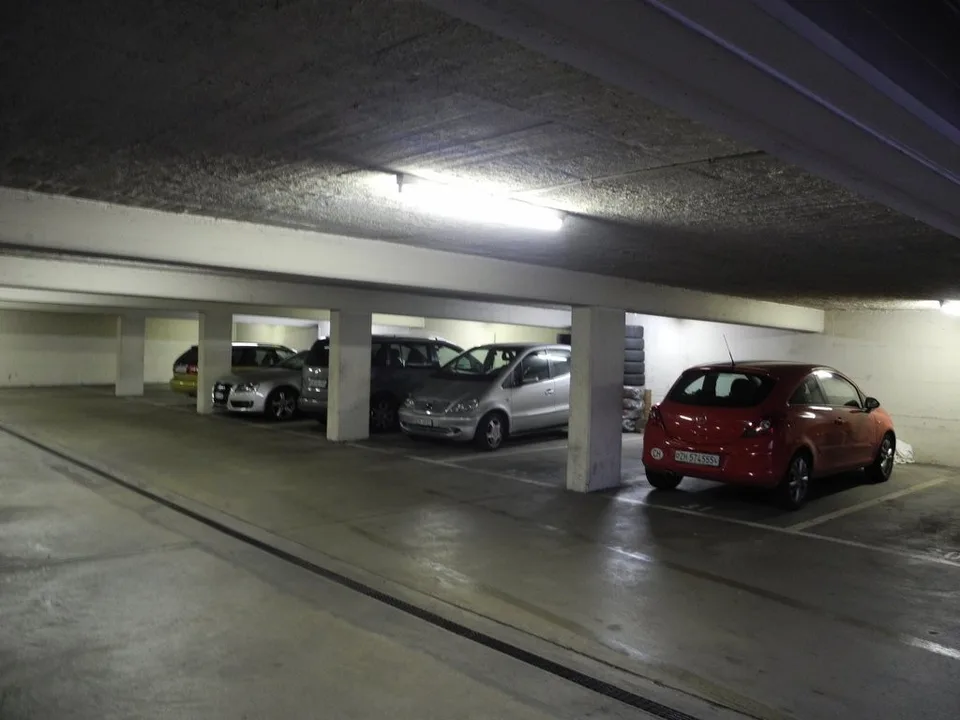 Einstellplatz in der Garage nur wenige Minuten vom Bahnhof entfernt