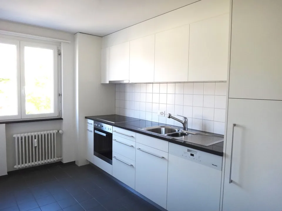 Schöne 2-Zimmerwohnung mit grosser Terrasse Nähe Dorfzentrum und Bahnhof ...
