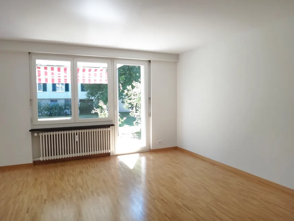 Schöne 2-Zimmerwohnung mit grosser Terrasse Nähe Dorfzentrum und Bahnhof ...