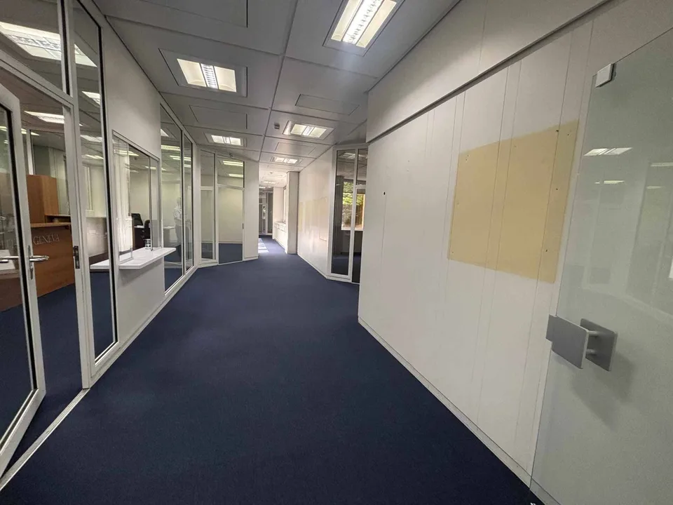 1 381 m² de bureaux à louer  modulables et divisibles à partir de 37 m²