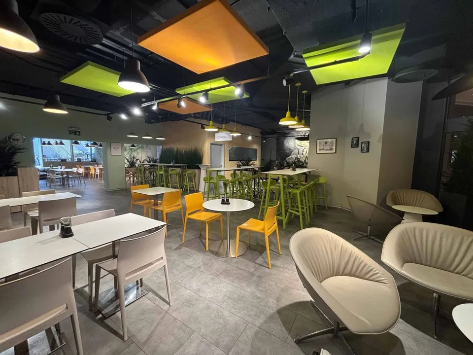 1 381 m² de bureaux à louer  modulables et divisibles à partir de 37 m²