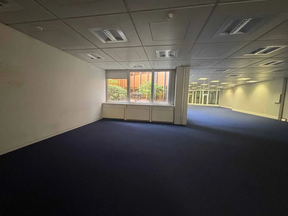 1 381 m² de bureaux à louer  modulables et divisibles à partir de 37 m²