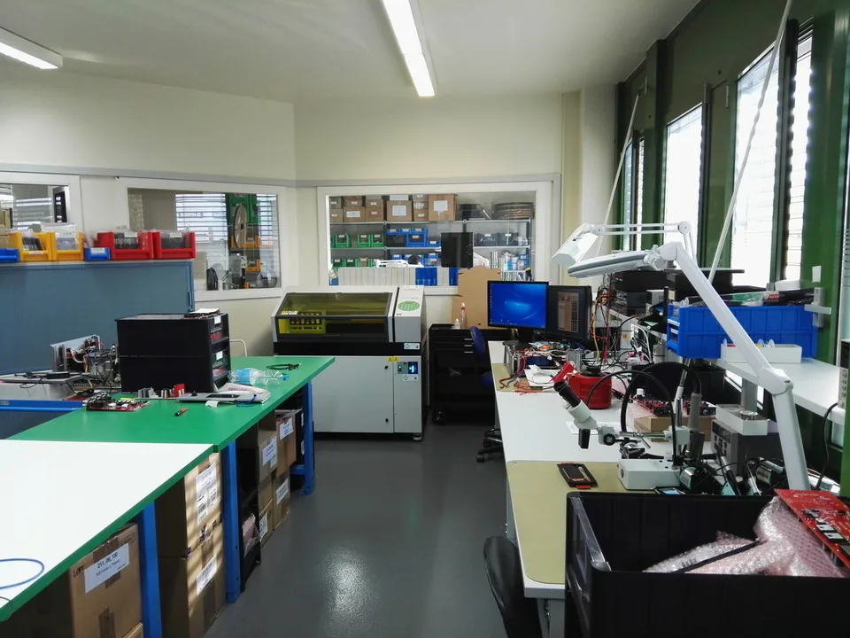 Werkstatt/Büro in einer Gewerbezone in Préverenges