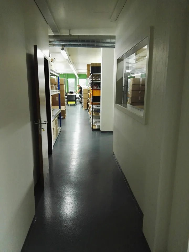 Werkstatt/Büro in einer Gewerbezone in Préverenges