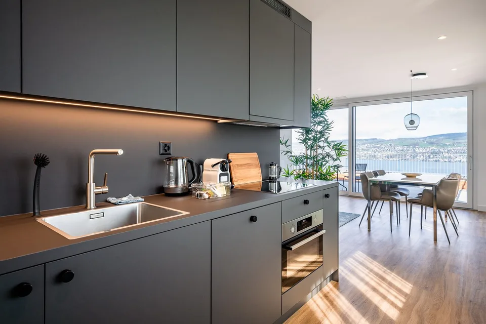 Apartments mit Designer Möblierung und voller Seesicht in Horgen/Zürich/Zug/Pfäffikon.