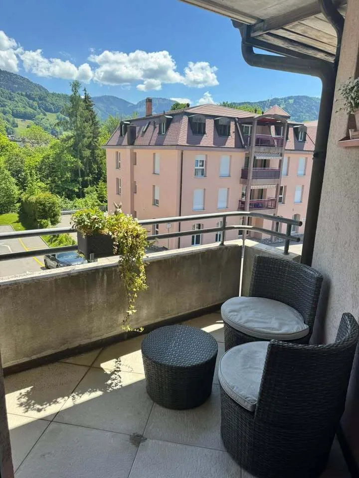 Very bright 4.5-room apartment in the heart of the city