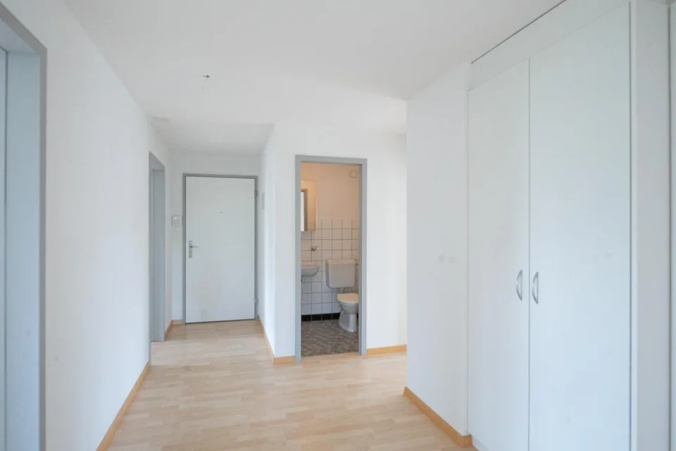 4.5-Zi. Wohnung mit Balkon im DG – Foto 7 von 9