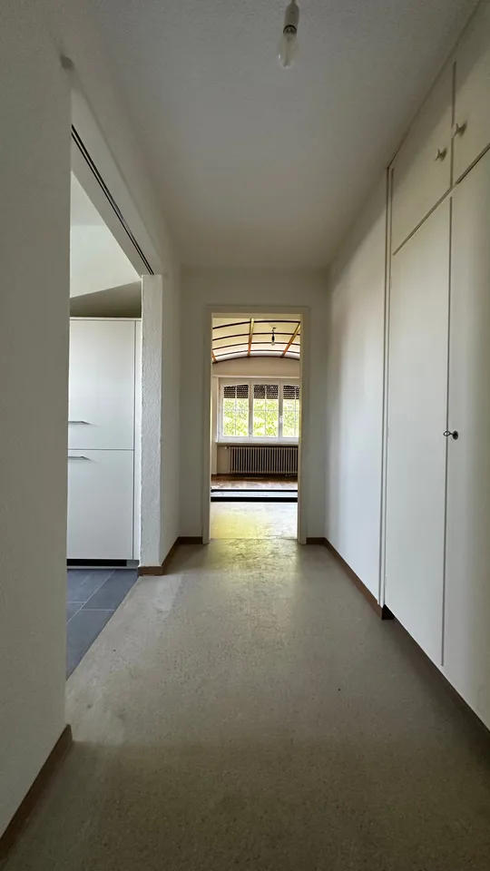 Erstvermietun nach Sanierung: 1-Zimmer-Dachwohnung