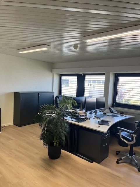 Büros von 59 m2 und 22 m2 verbunden